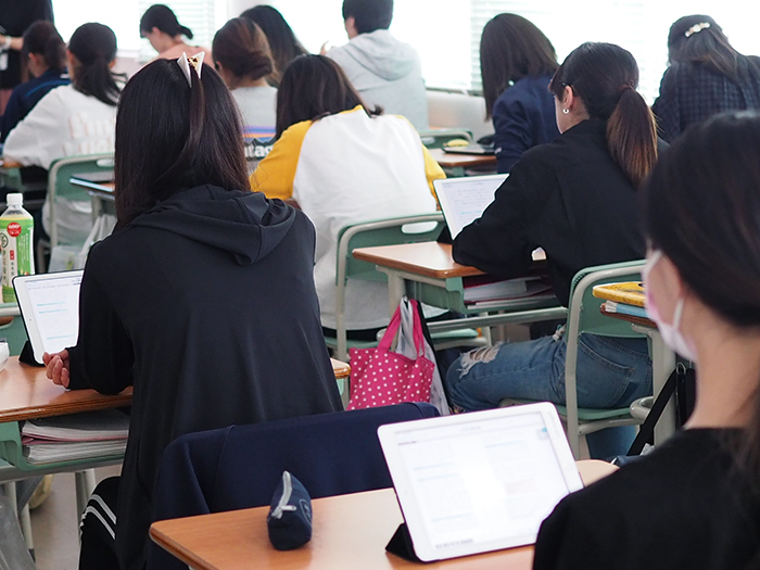 デジタル教科書を使用しての授業風景